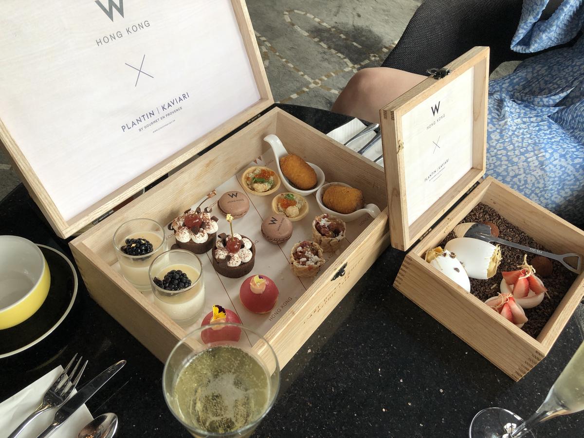 Buffet Lunch And Afternoon Tea At Woobar In W Hotel Hong Kong Klook Hong Kong Hong Kong