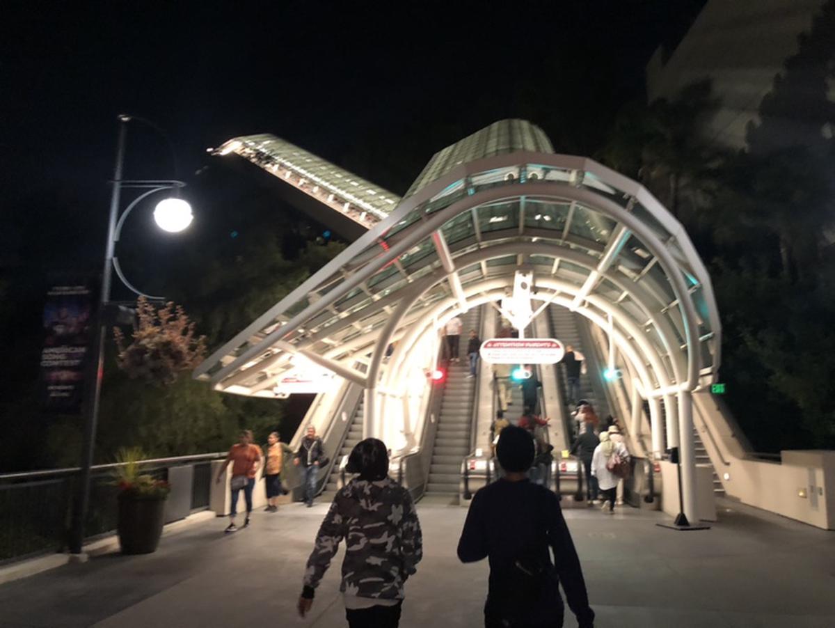 ユニバーサル・スタジオ・ハリウッド エスカレーター