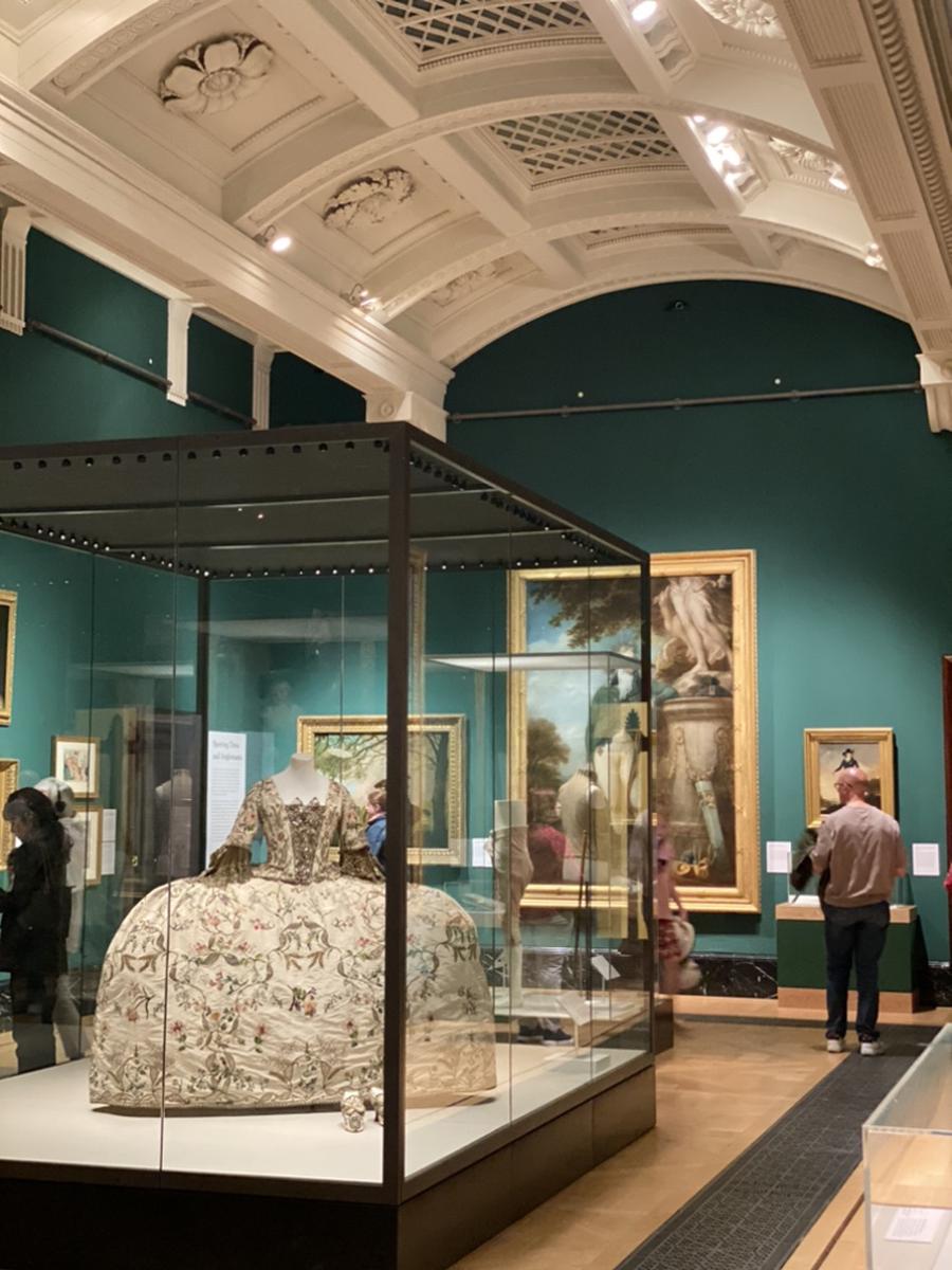  UK ロンドン クイーンズギャラリー（バッキンガム宮殿） 