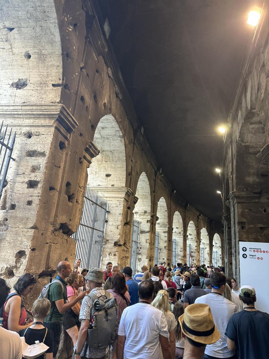 ローマ コロッセオ 混雑状況